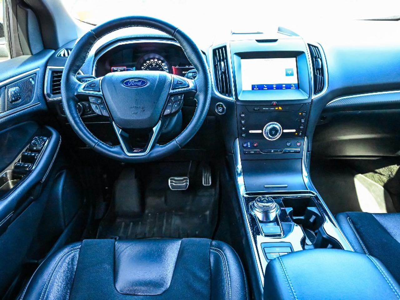 2020 Ford Edge ST Photo