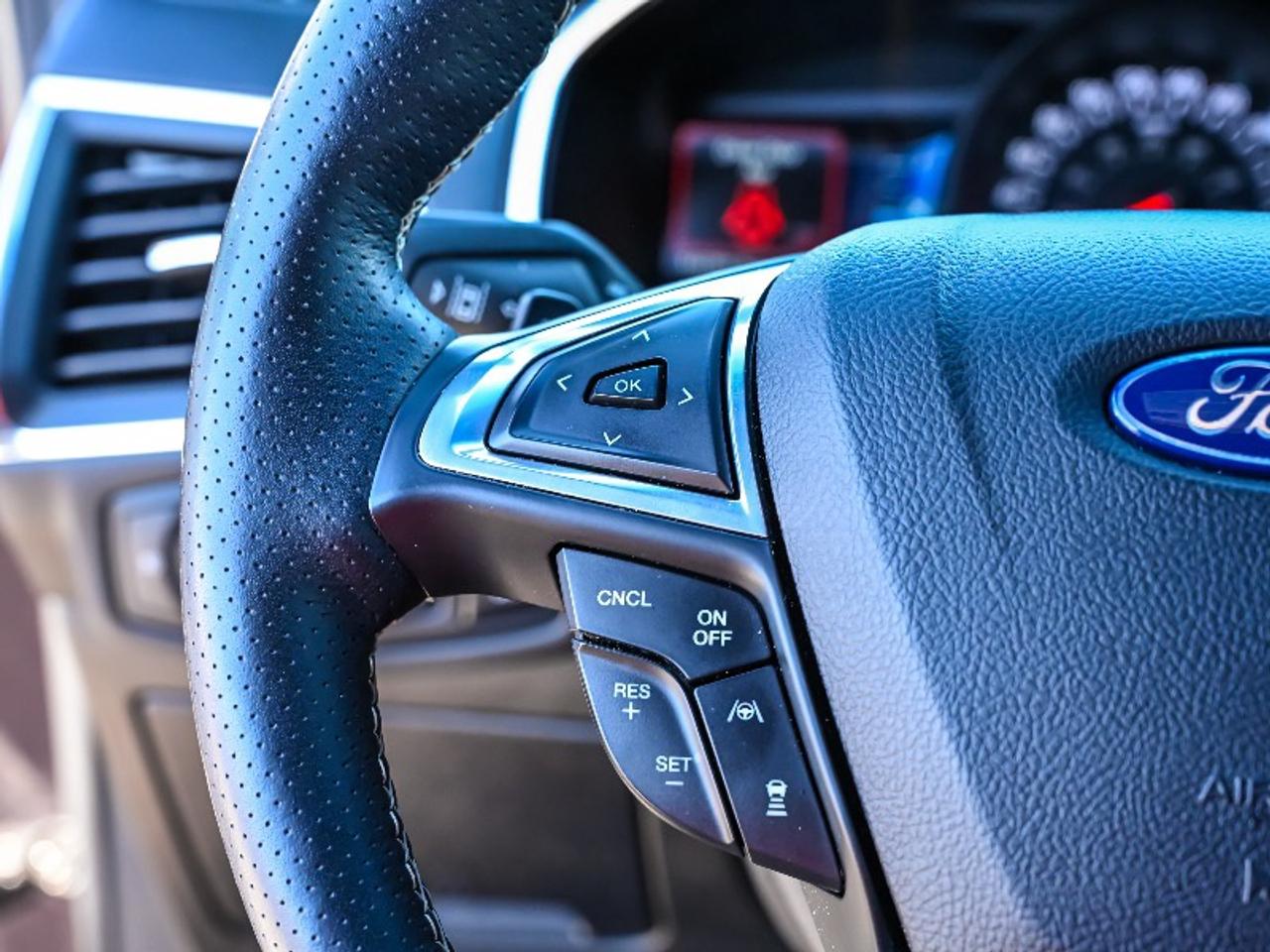 2020 Ford Edge ST Photo