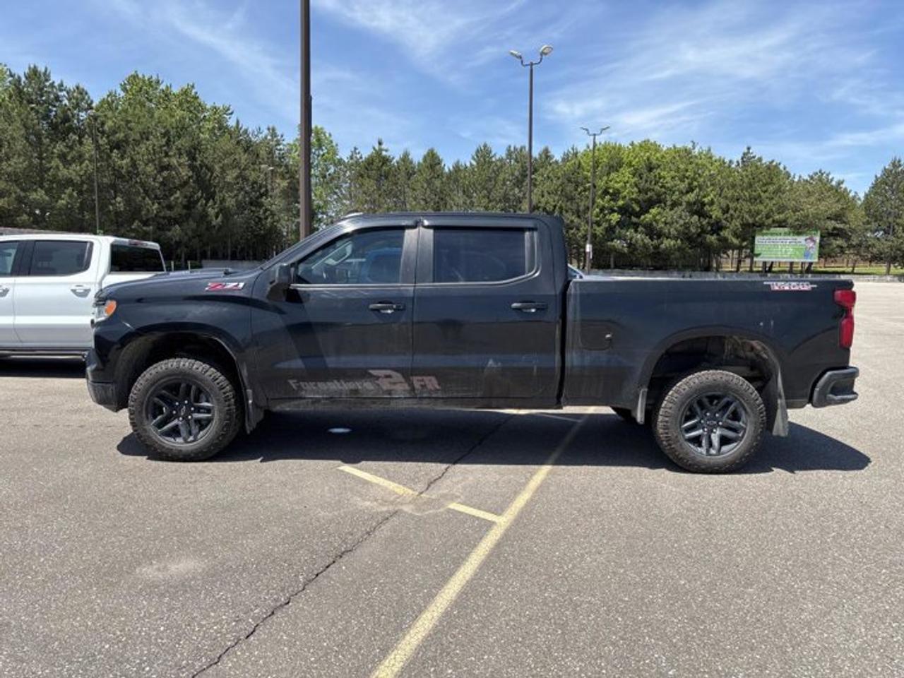 2024 Chevrolet Silverado 1500 Custom Trail Boss Z71 Crew Cab 4X4 | No Accidents Photo