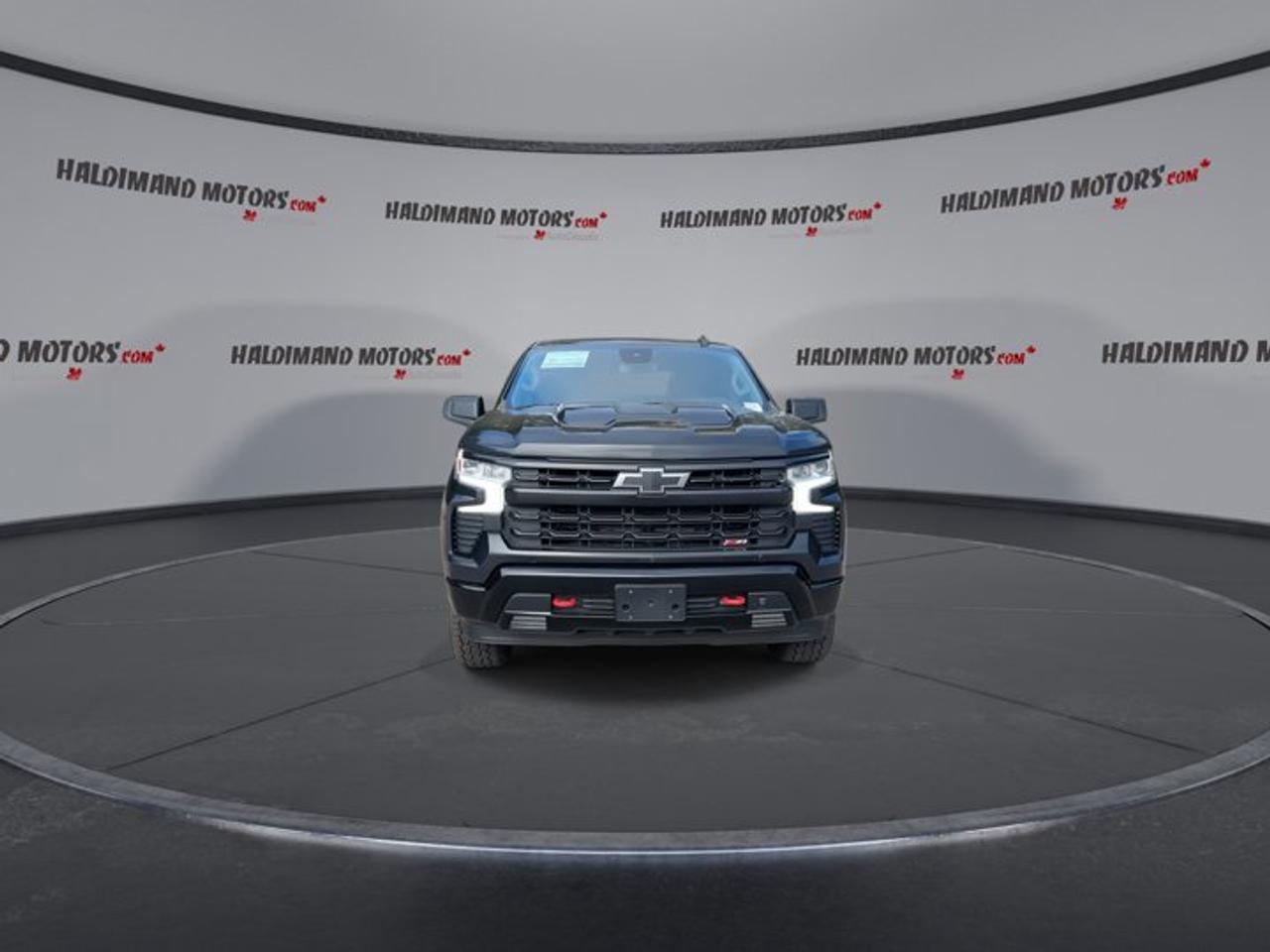 2024 Chevrolet Silverado 1500 Custom Trail Boss Z71 Crew Cab 4X4 | No Accidents Photo