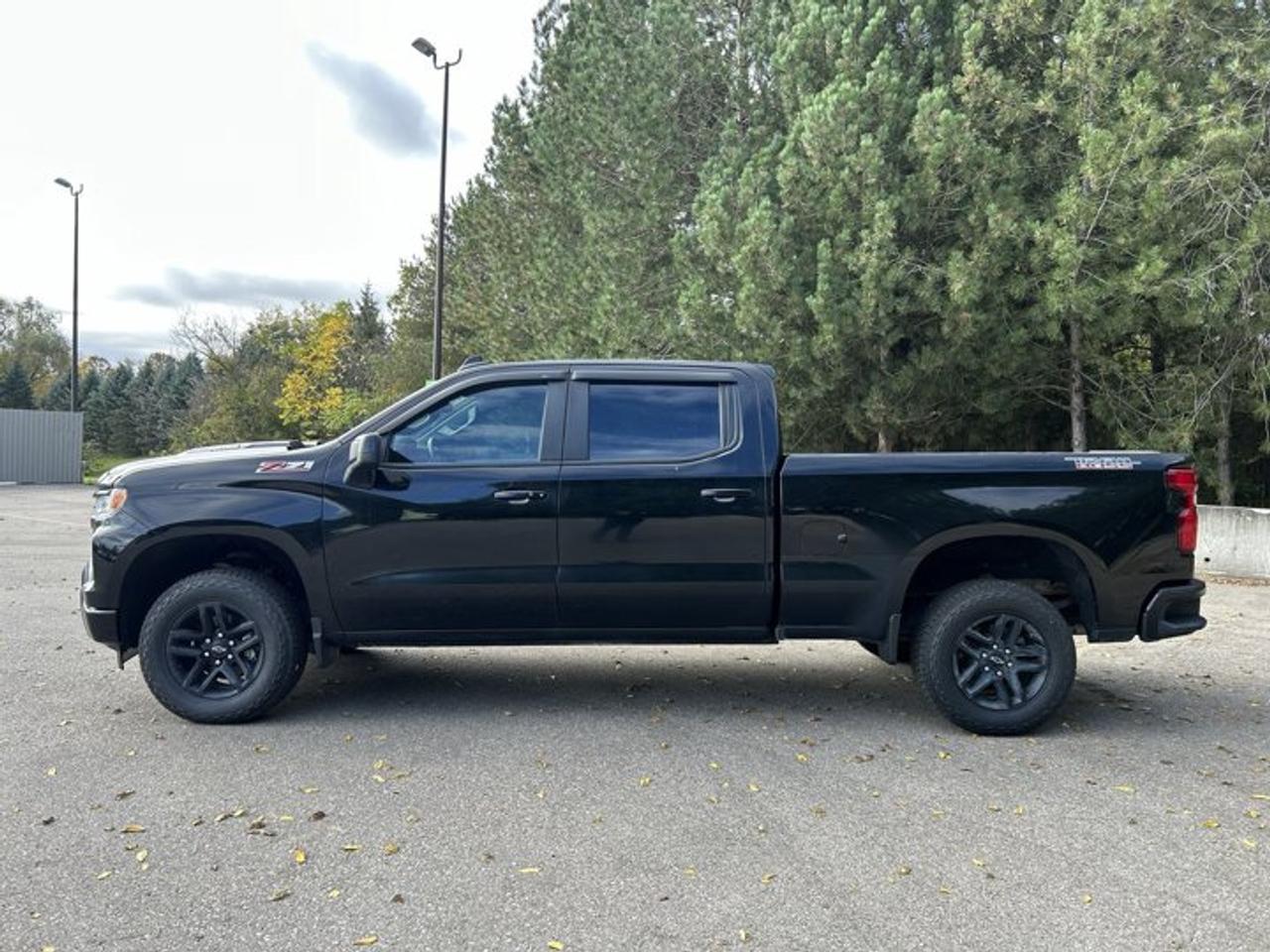2024 Chevrolet Silverado 1500 Custom Trail Boss Z71 Crew Cab 4X4 | No Accidents Photo
