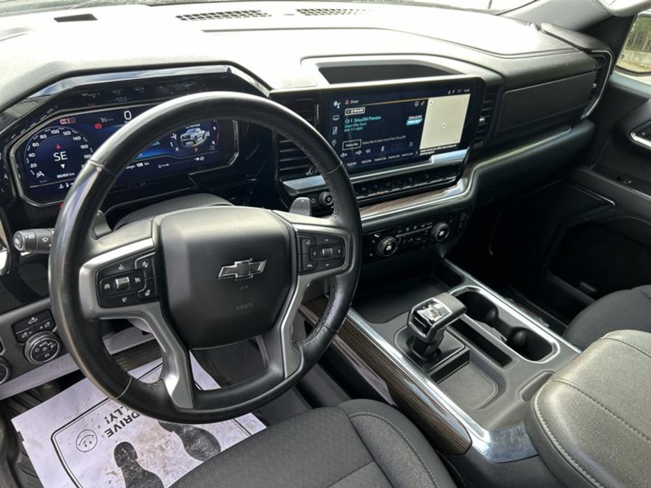 2024 Chevrolet Silverado 1500 Custom Trail Boss Z71 Crew Cab 4X4 | No Accidents Photo