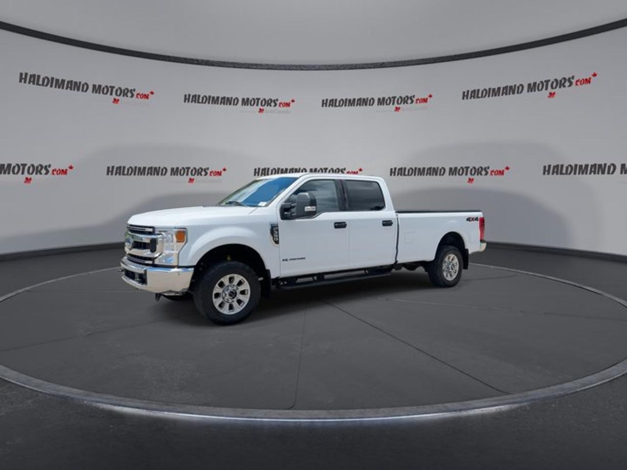 2022 Ford F-350 Super Duty SRW XLT Crew Cab 8' Box 4WD | No Accidents Photo