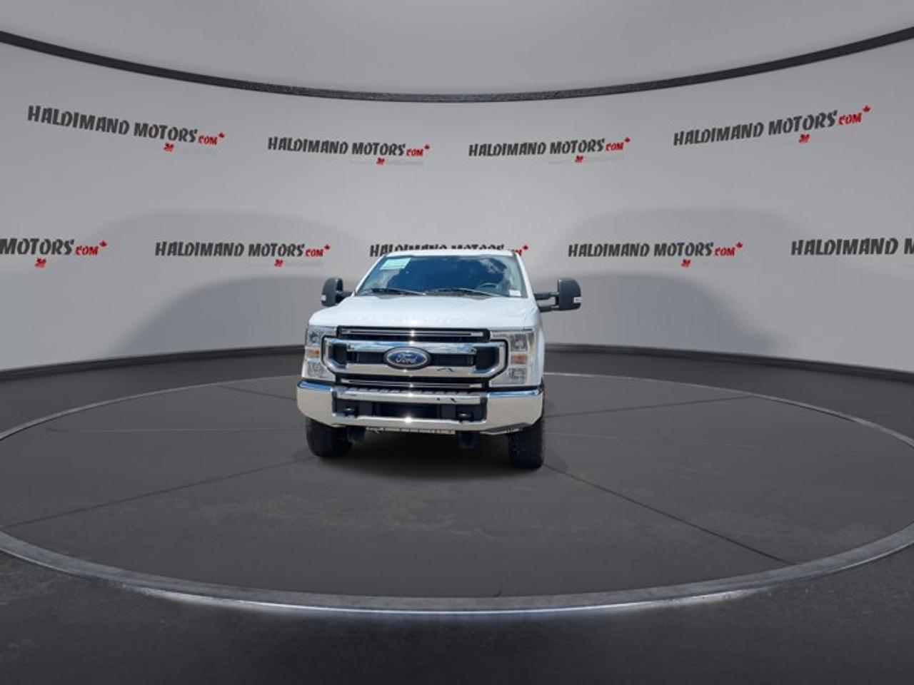 2022 Ford F-350 Super Duty SRW XLT Crew Cab 8' Box 4WD | No Accidents Photo2