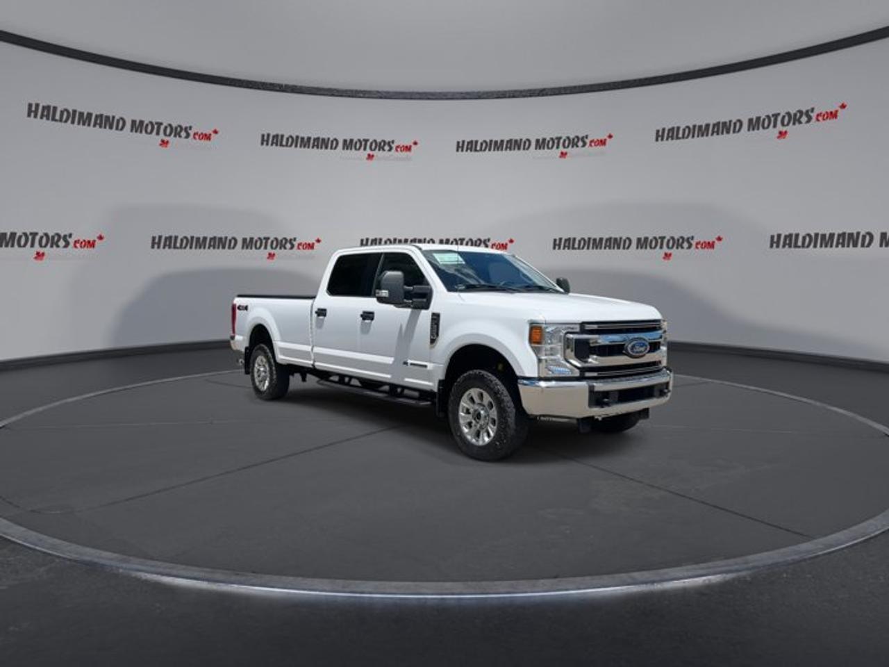 2022 Ford F-350 Super Duty SRW XLT Crew Cab 8' Box 4WD | No Accidents Photo