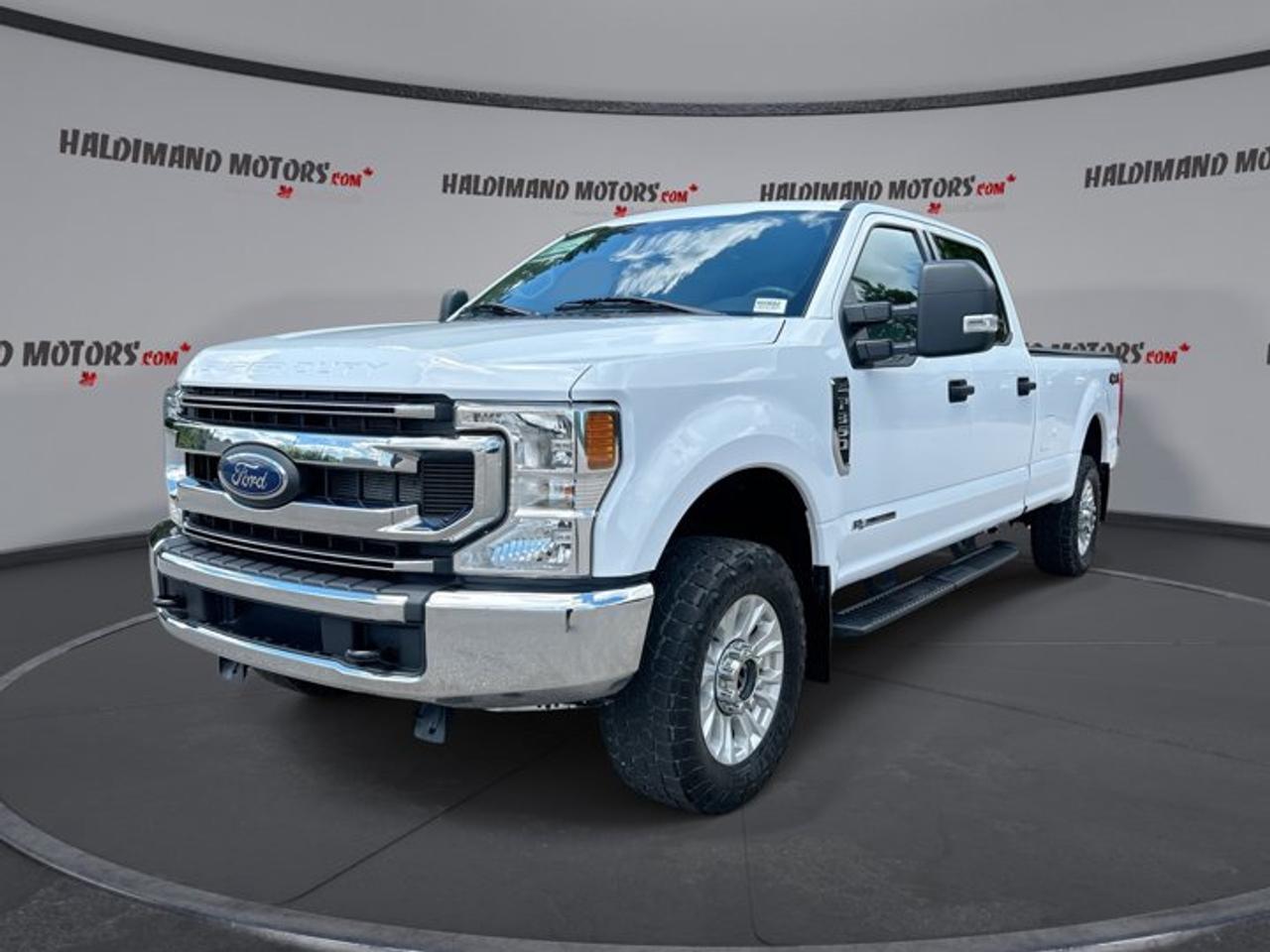 2022 Ford F-350 Super Duty SRW XLT Crew Cab 8' Box 4WD | No Accidents Photo