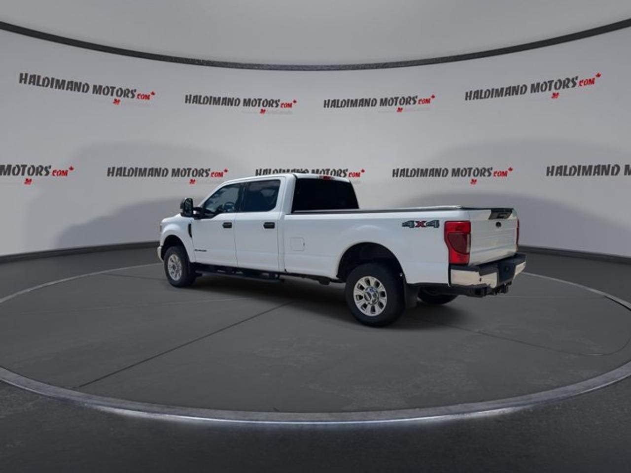 2022 Ford F-350 Super Duty SRW XLT Crew Cab 8' Box 4WD | No Accidents Photo