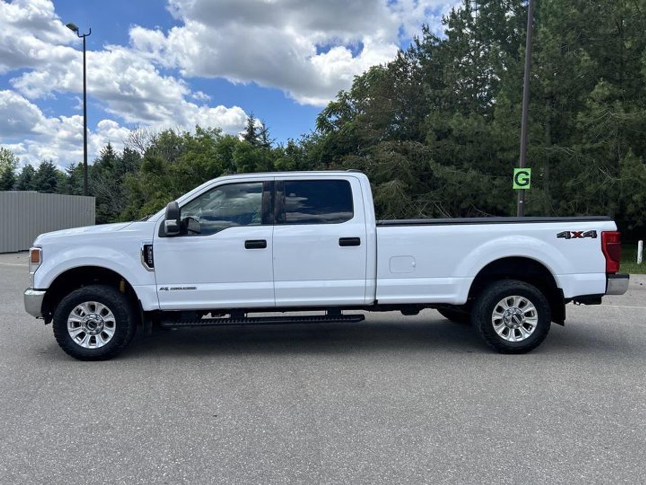 2022 Ford F-350 Super Duty SRW XLT Crew Cab 8' Box 4WD | No Accidents Photo