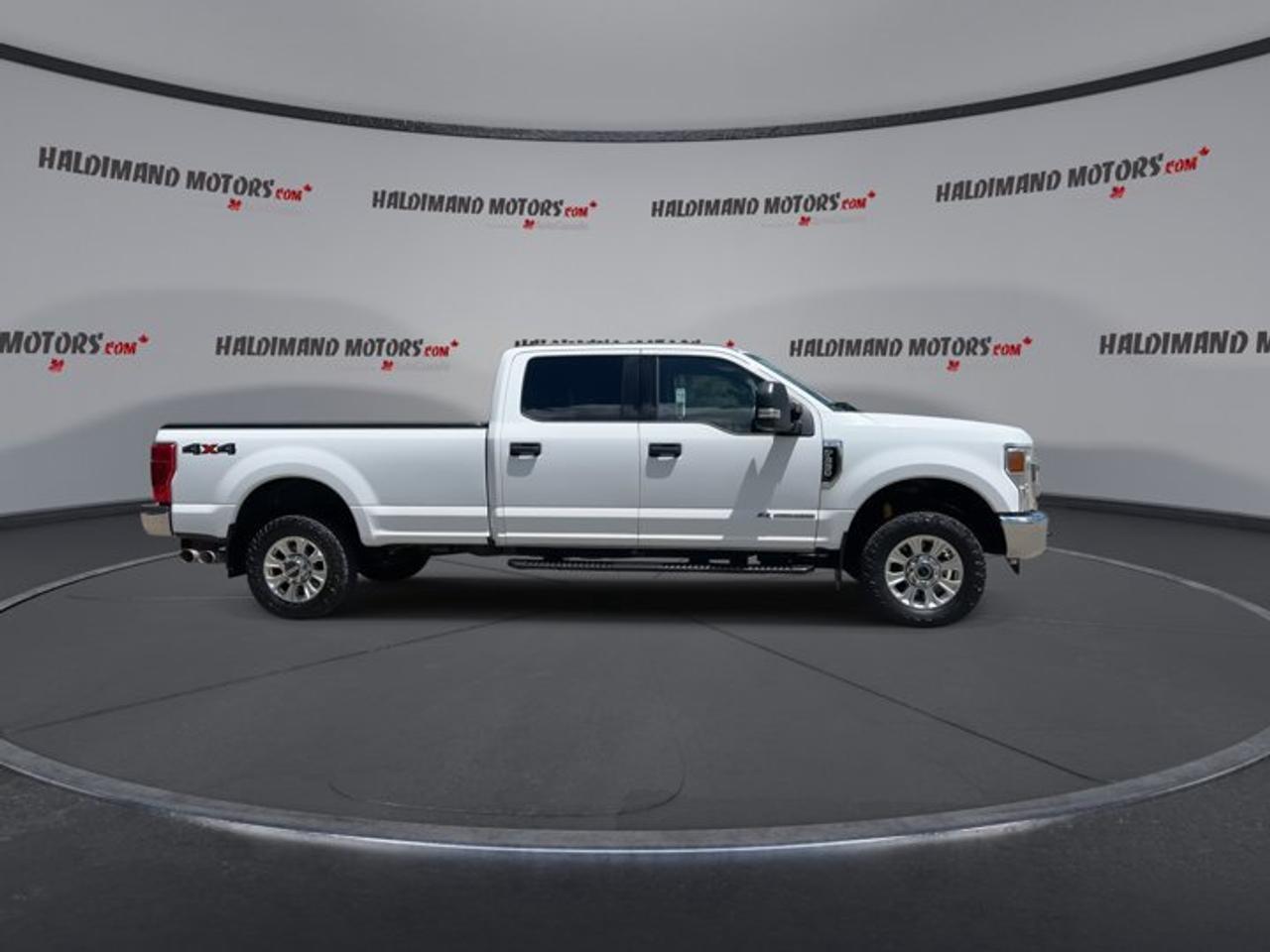 2022 Ford F-350 Super Duty SRW XLT Crew Cab 8' Box 4WD | No Accidents Photo
