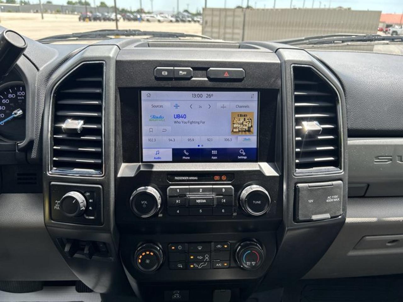 2022 Ford F-350 Super Duty SRW XLT Crew Cab 8' Box 4WD | No Accidents Photo