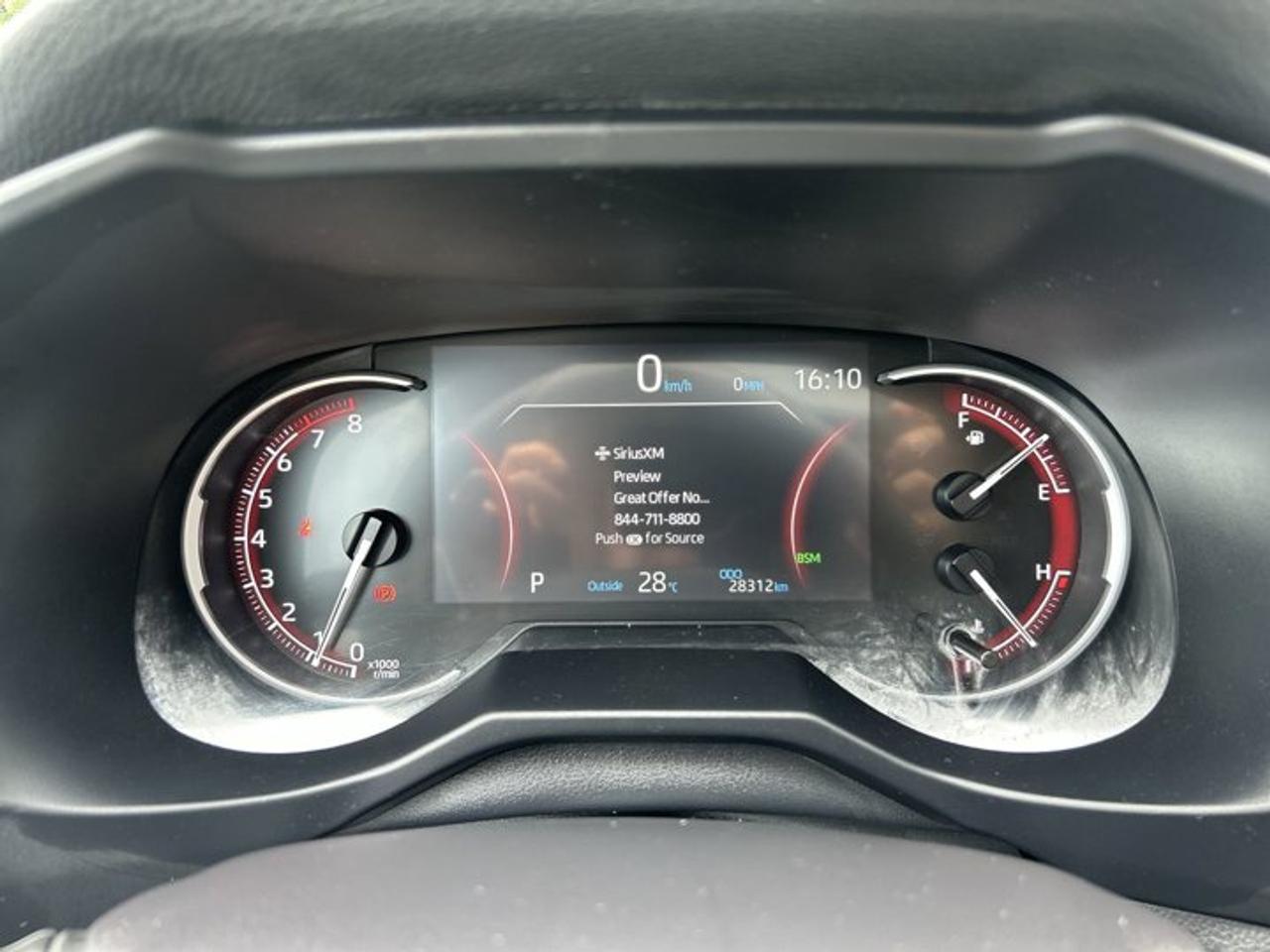 2025 Toyota RAV4 XLE AWD | No Accidents | Sunroof | Heated Steering Photo