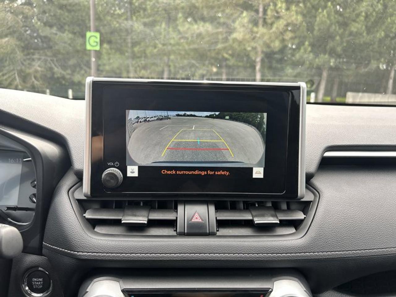 2025 Toyota RAV4 XLE AWD | No Accidents | Sunroof | Heated Steering Photo