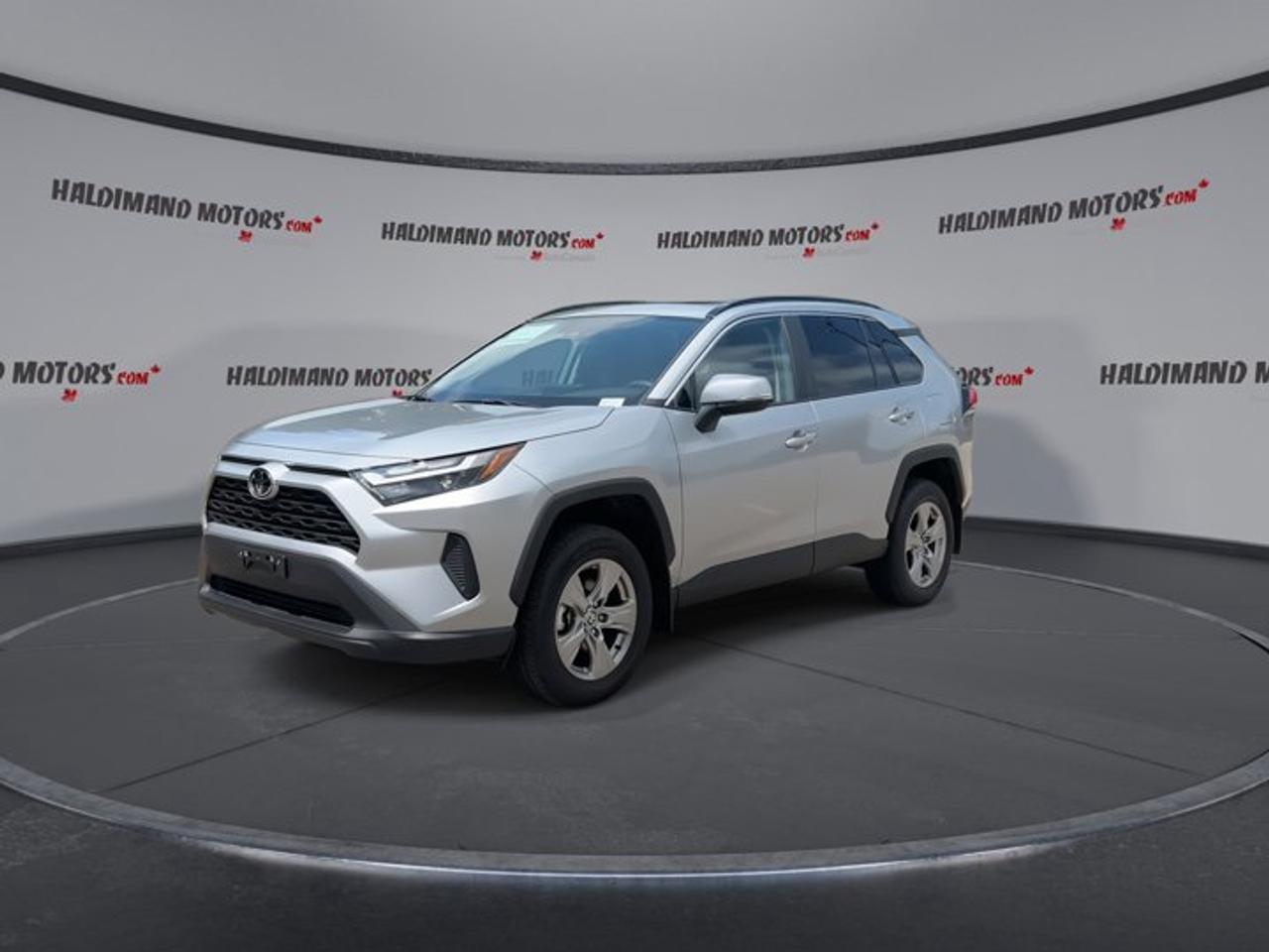 2025 Toyota RAV4 XLE AWD | No Accidents | Sunroof | Heated Steering Photo