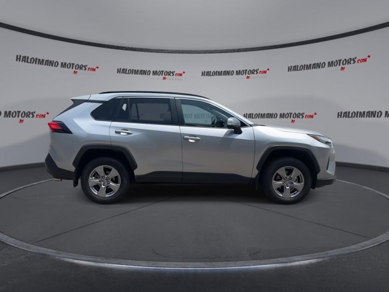 2025 Toyota RAV4 XLE AWD | No Accidents | Sunroof | Heated Steering Photo