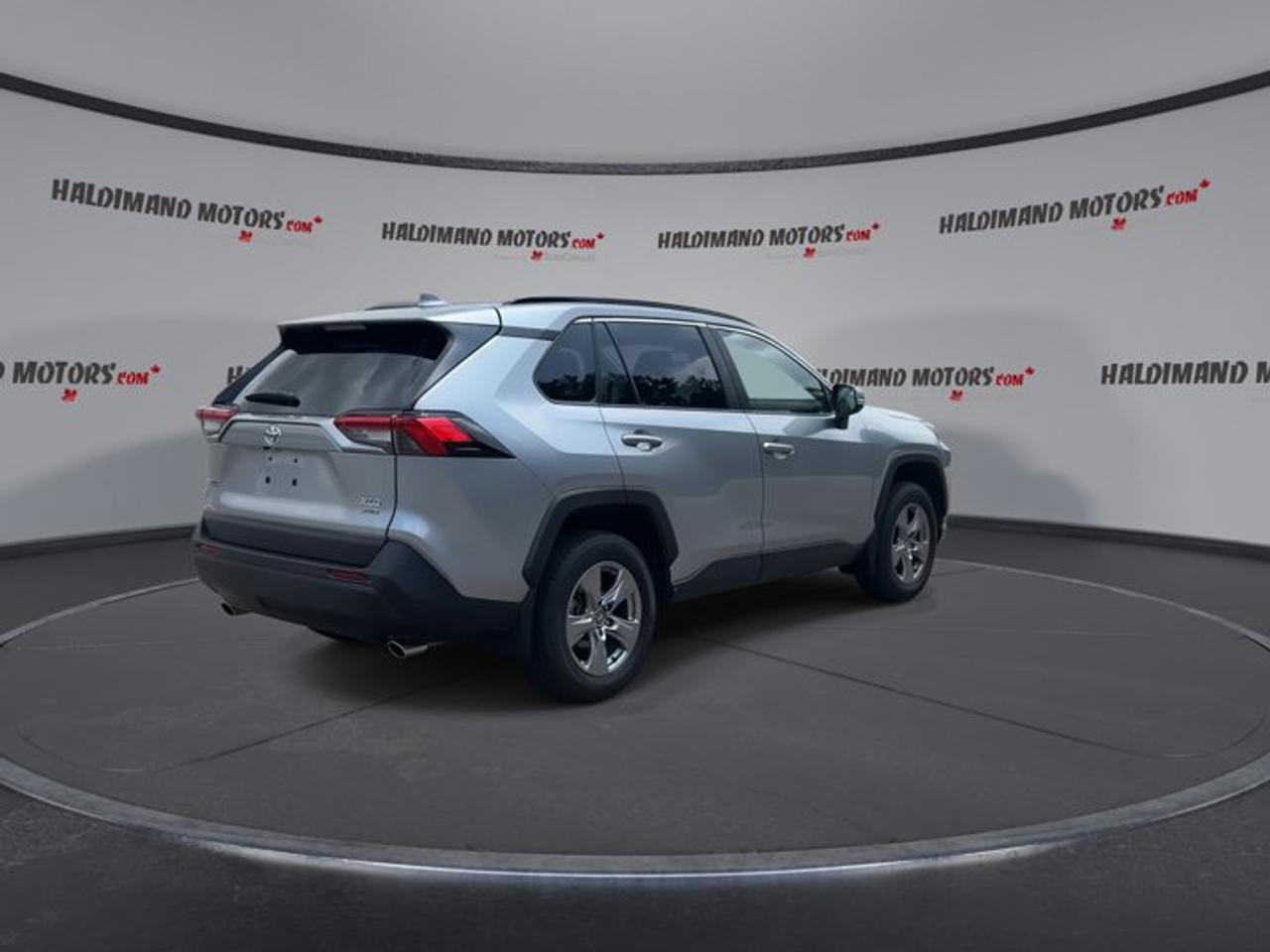 2025 Toyota RAV4 XLE AWD | No Accidents | Sunroof | Heated Steering Photo
