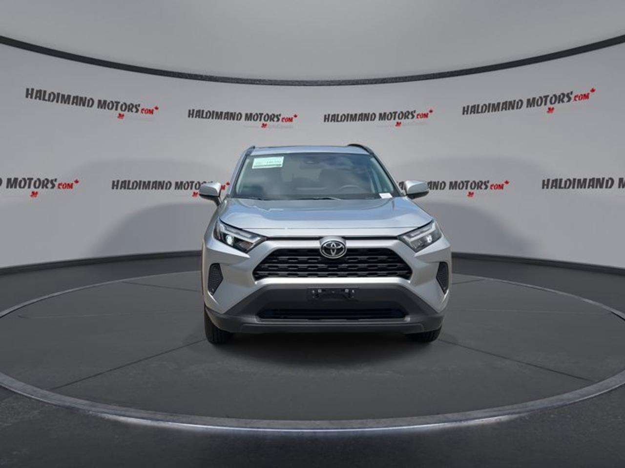 2025 Toyota RAV4 XLE AWD | No Accidents | Sunroof | Heated Steering Photo
