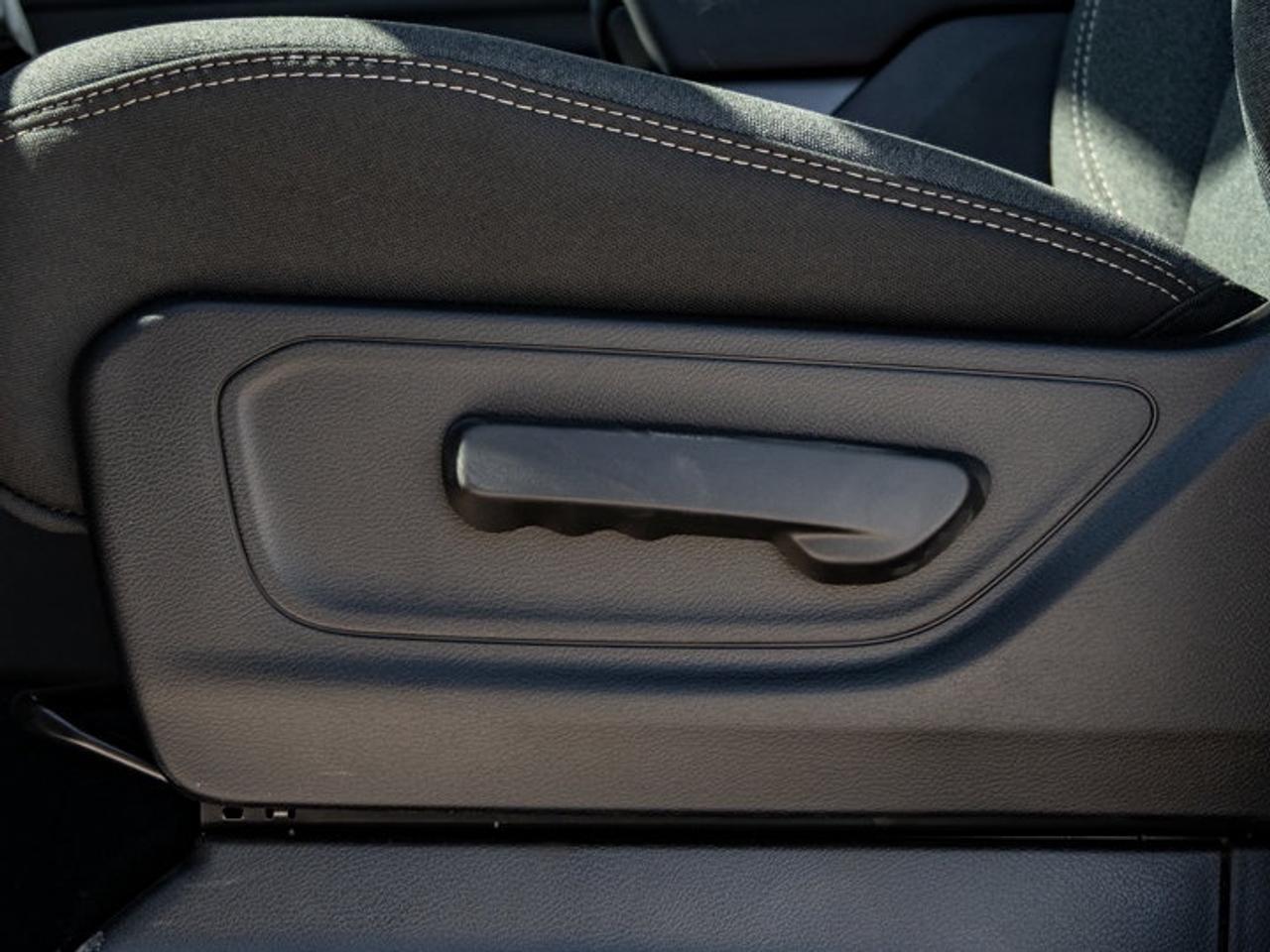 2026 RAM 1500 Express Photo