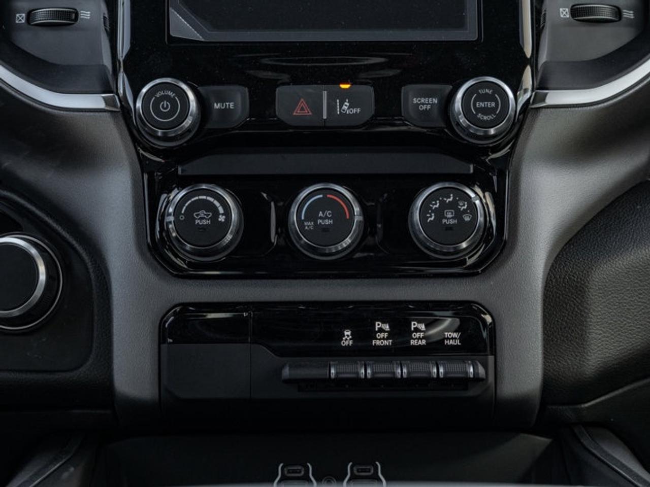 2026 RAM 1500 Express Photo