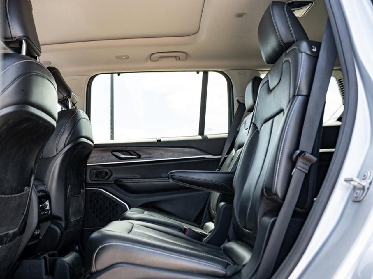2022 Jeep Grand Cherokee L Limited Photo