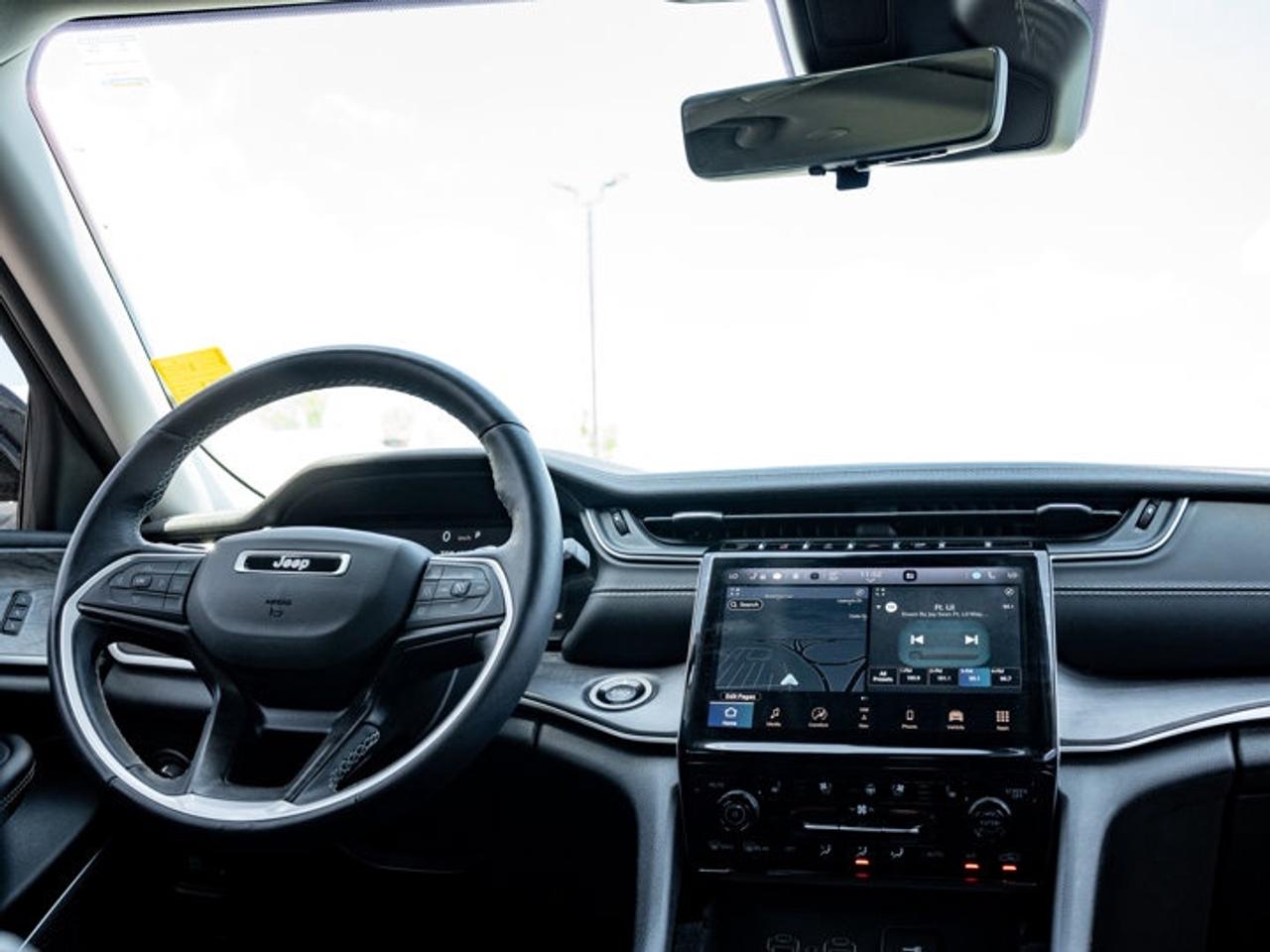 2022 Jeep Grand Cherokee L Limited Photo