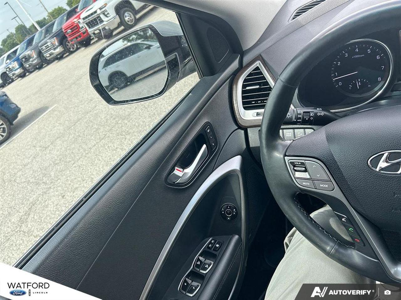 2019 Hyundai Santa Fe XL AWD ULTIMATE Photo