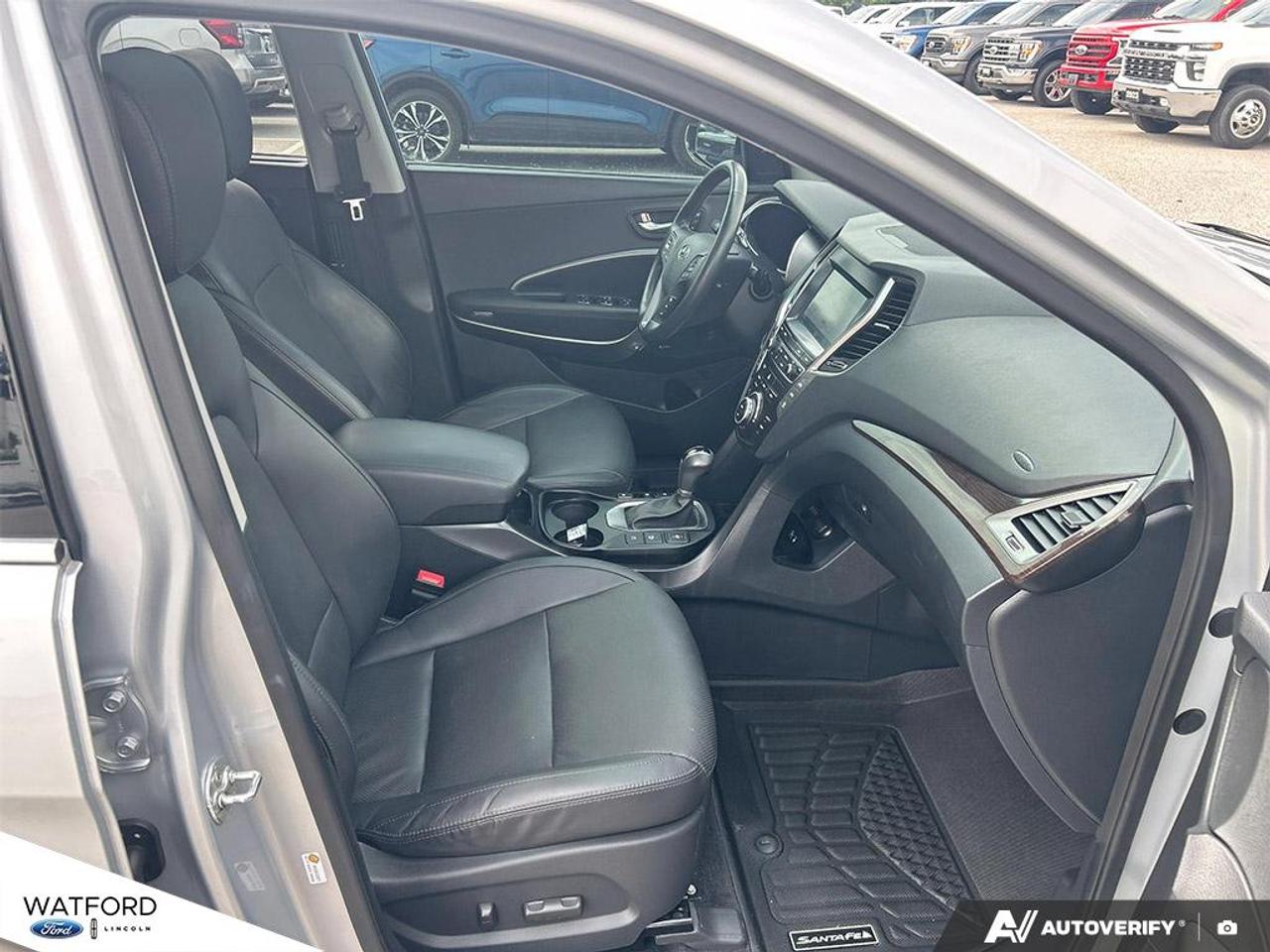 2019 Hyundai Santa Fe XL AWD ULTIMATE Photo