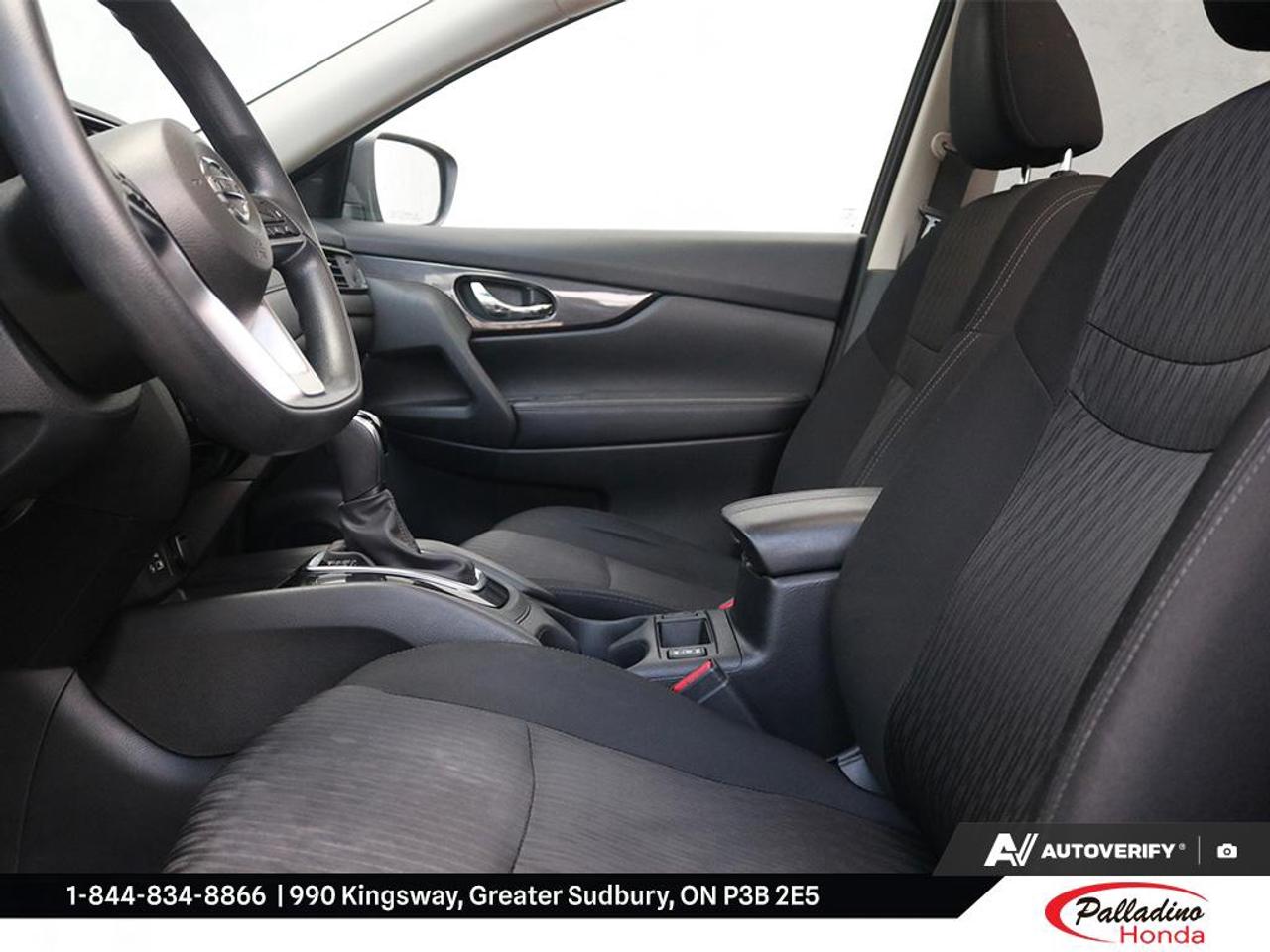 2019 Nissan Rogue SV Photo