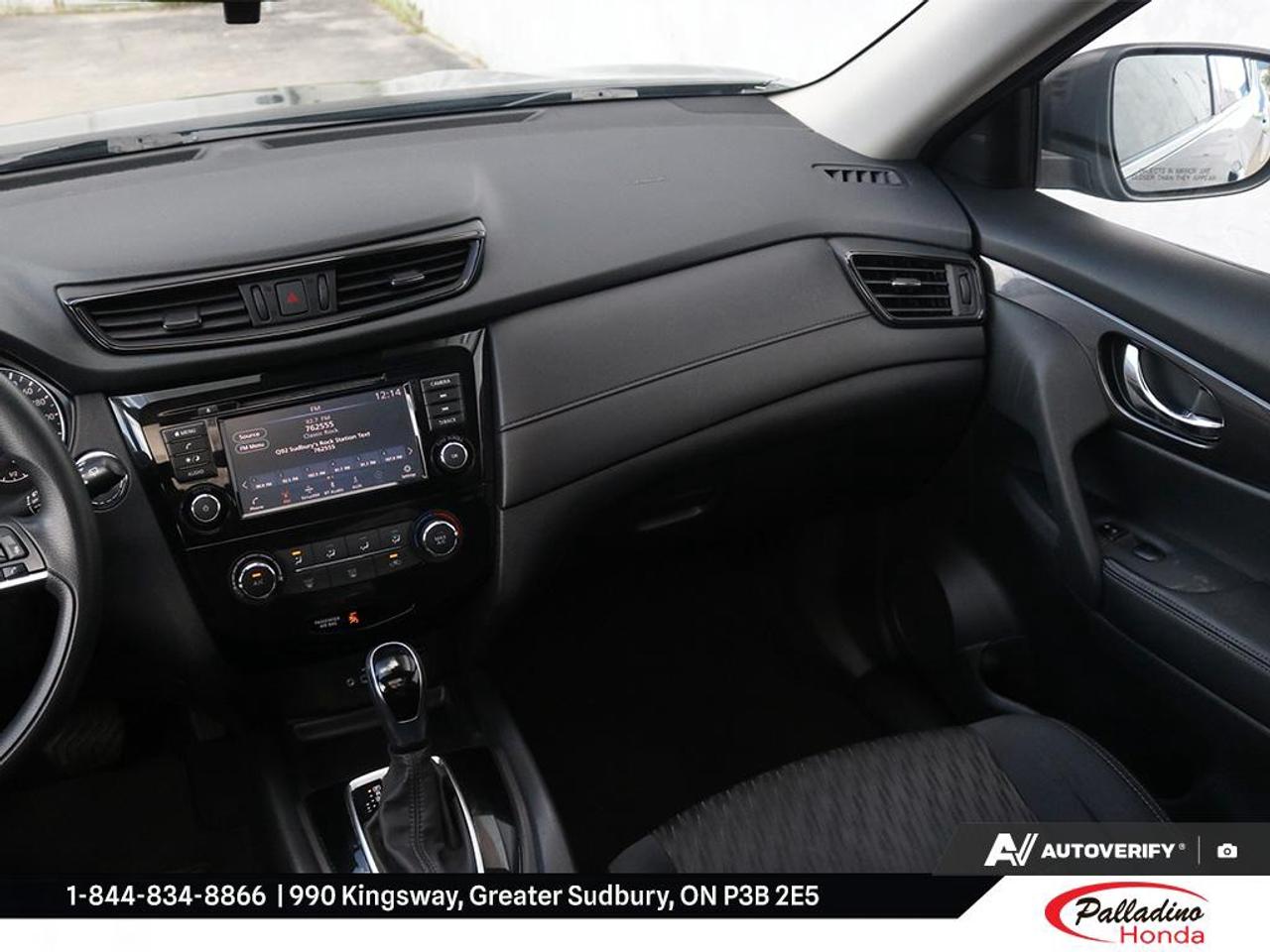 2019 Nissan Rogue SV Photo