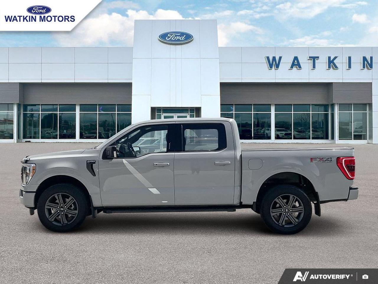 2023 Ford F-150 SUPERCREW 4X4 XLT 302A Photo1