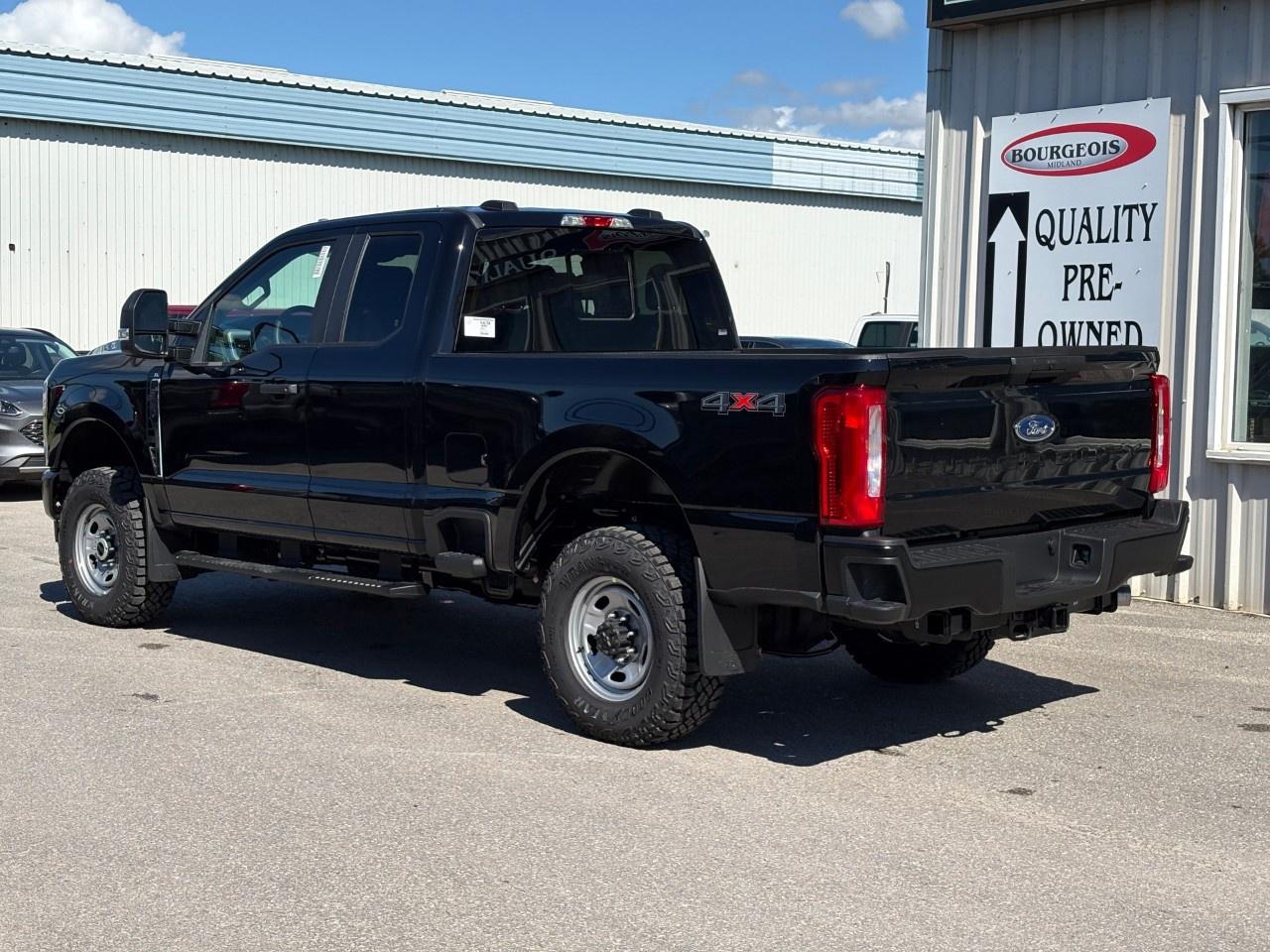 2026 Ford F-350 Super Duty SRW XL 4WD Super Cab 6.75' Box Photo