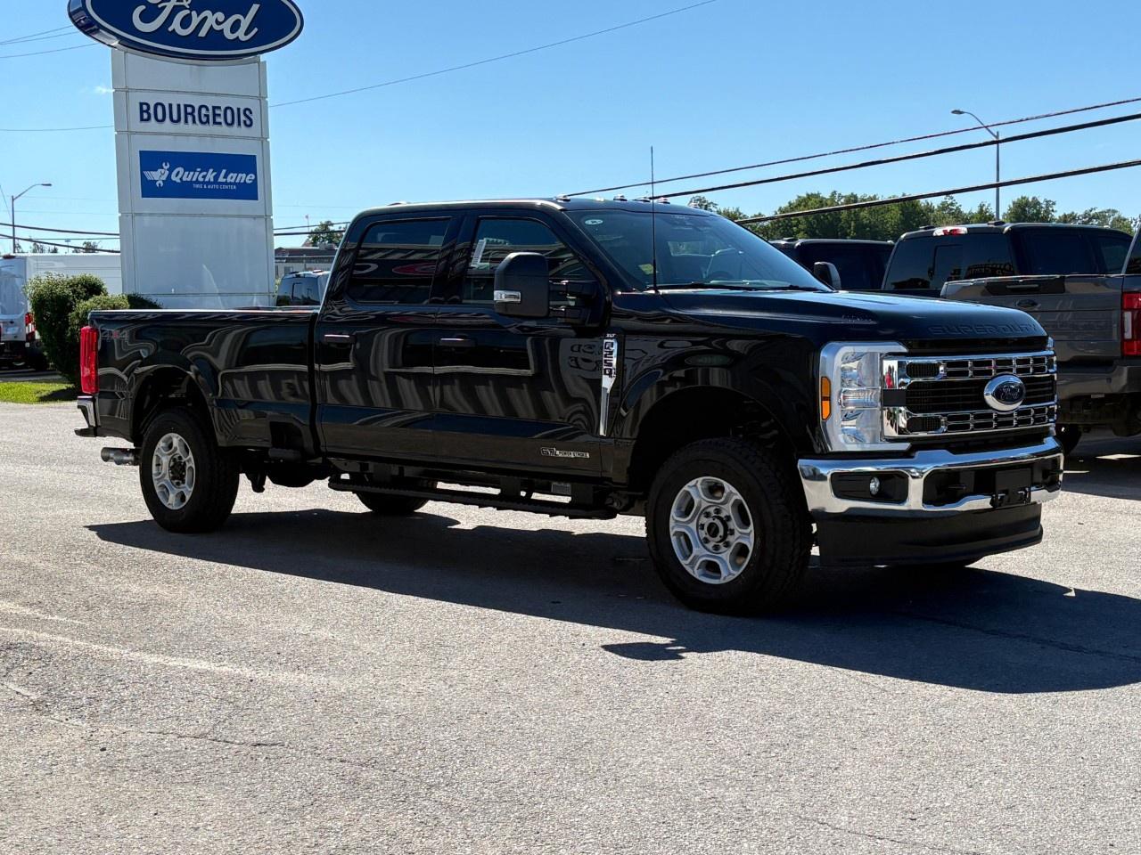 2026 Ford F-250 Super Duty SRW XLT 4WD CREW CAB 8' BOX Photo4