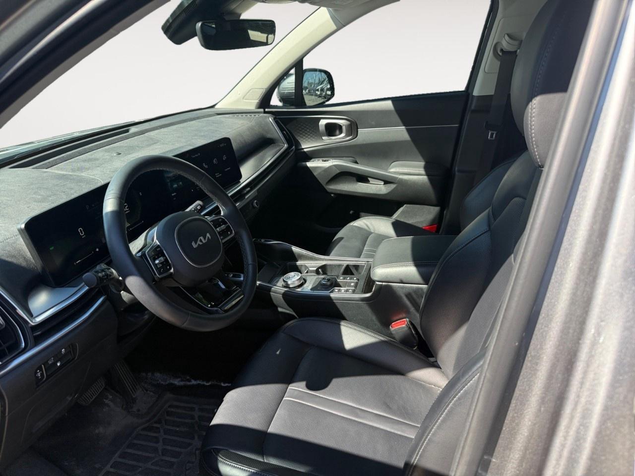 2025 Kia Sorento Plug-In Hybrid EX AWD Photo