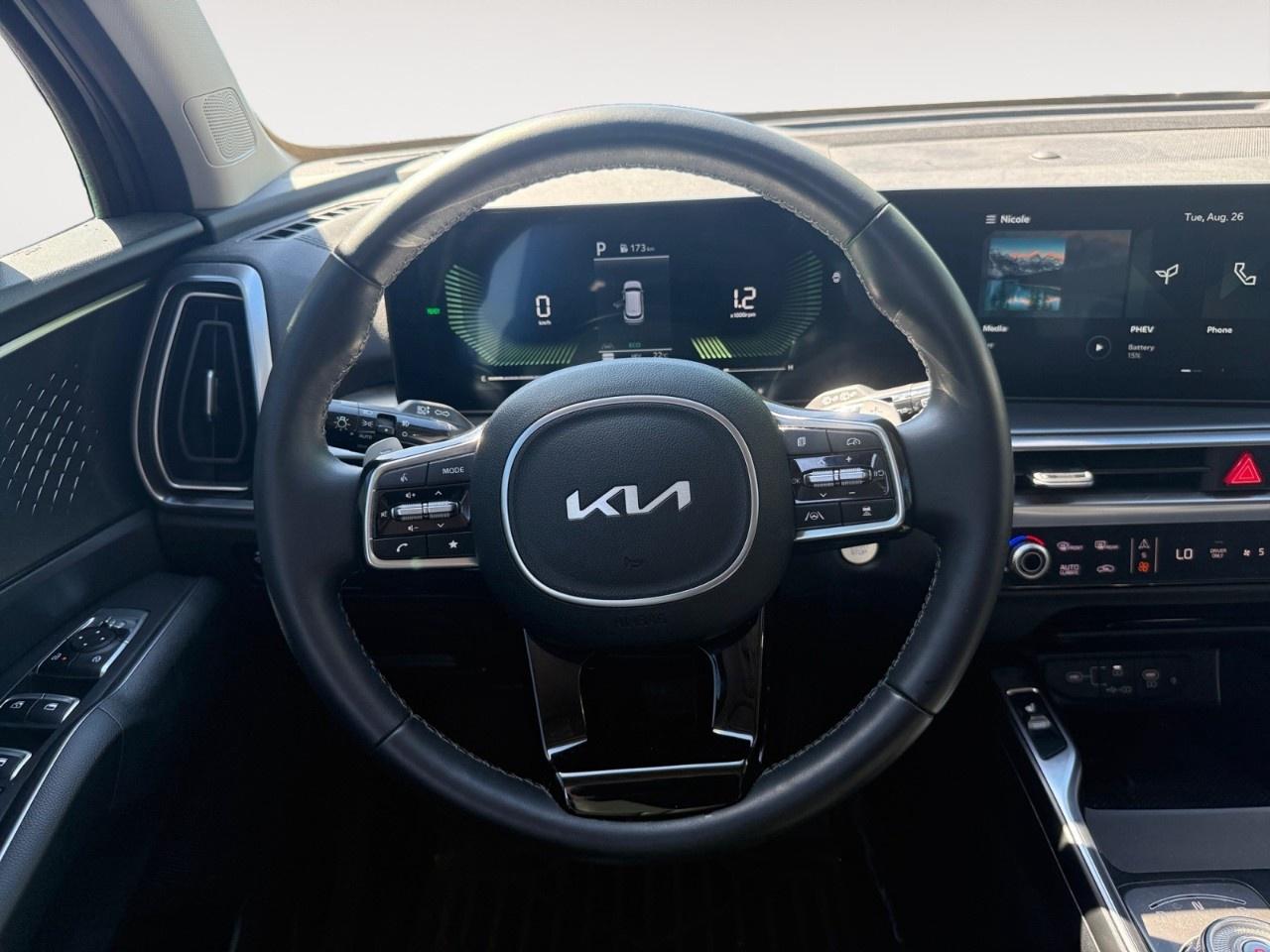 2025 Kia Sorento Plug-In Hybrid EX AWD Photo