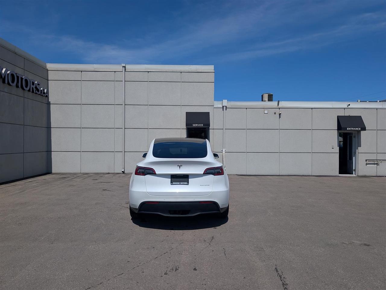 2022 Tesla Model Y LONG RANGE AWD - DUAL MOTOR Photo