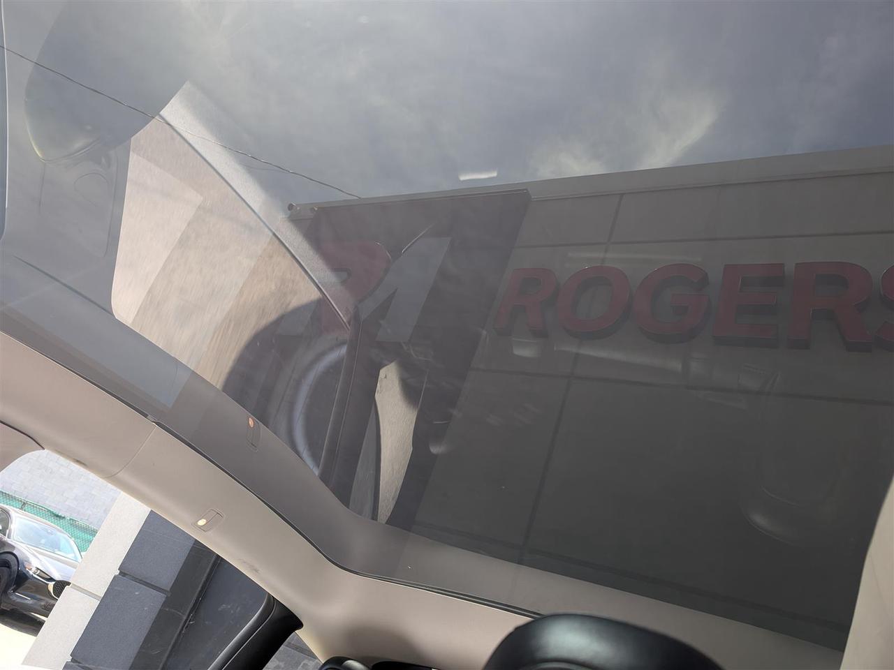 2022 Tesla Model Y LONG RANGE AWD - DUAL MOTOR Photo