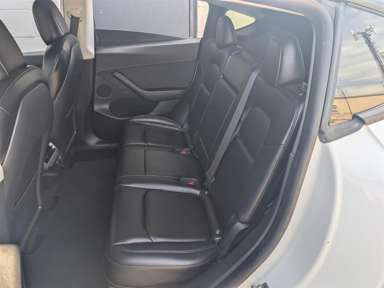 2022 Tesla Model Y LONG RANGE AWD - DUAL MOTOR Photo