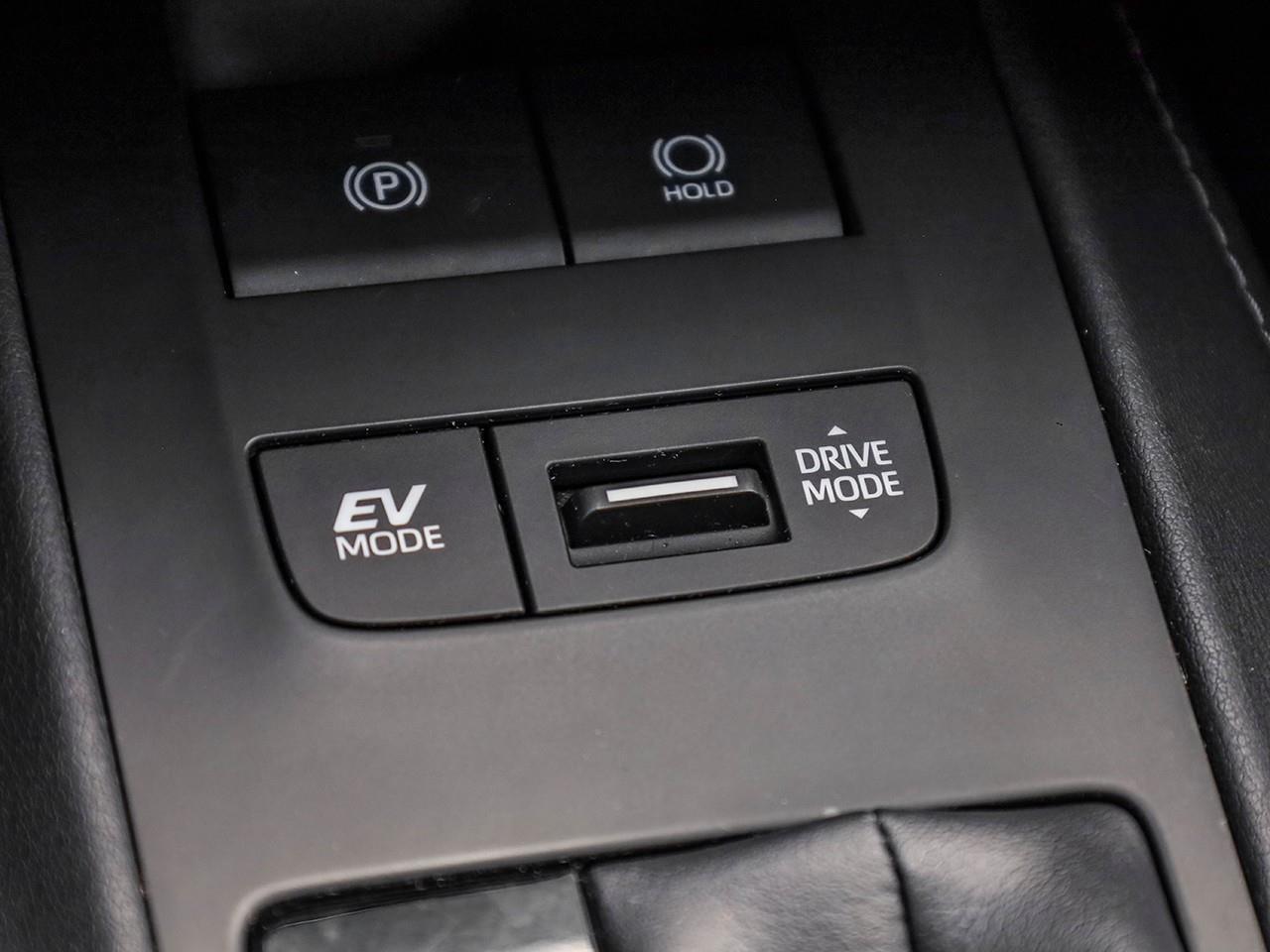 2024 Toyota Venza LE HEATED SEATS-NO ACCIDENTS-LANE ASSIST- Photo