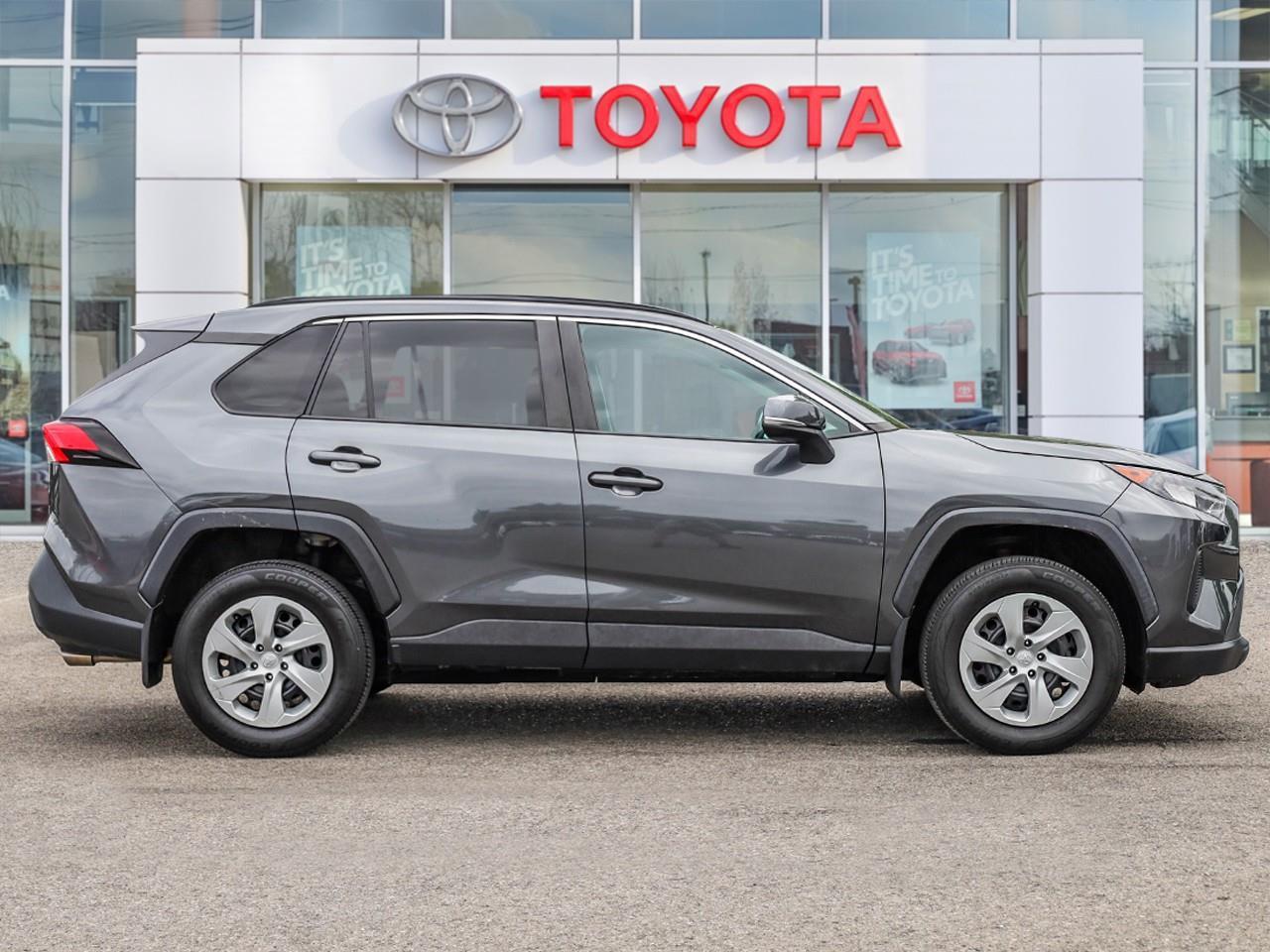 2020 Toyota RAV4 LE NO ACCIDENTS-HEATED CLOTH SEATS-LANE KEEP ASSIST-BACK UP CAMERA- Photo