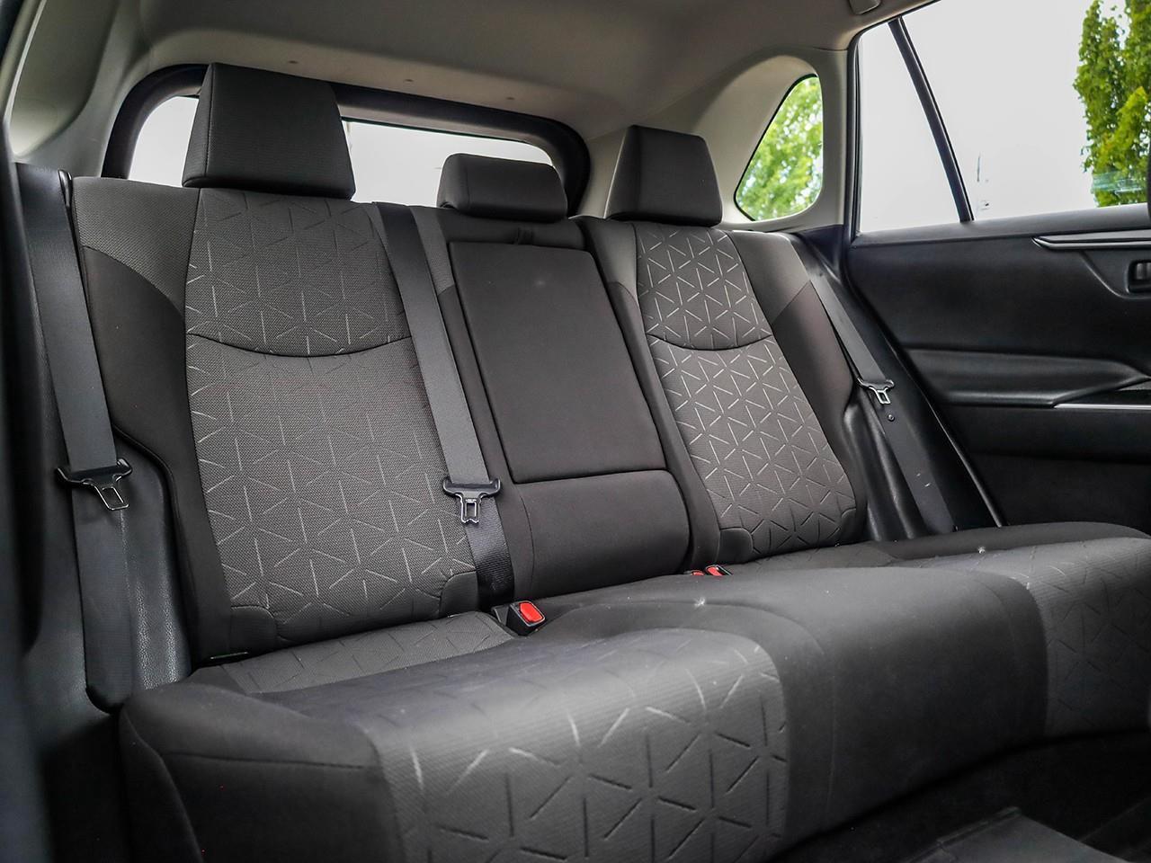 2020 Toyota RAV4 LE NO ACCIDENTS-HEATED CLOTH SEATS-LANE KEEP ASSIST-BACK UP CAMERA- Photo