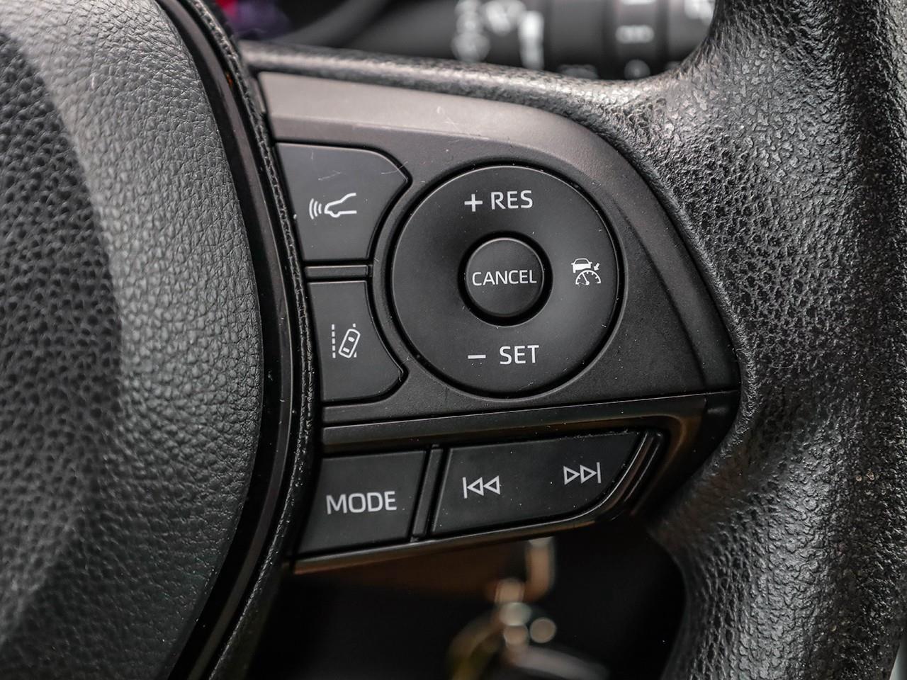 2020 Toyota RAV4 LE NO ACCIDENTS-HEATED CLOTH SEATS-LANE KEEP ASSIST-BACK UP CAMERA- Photo