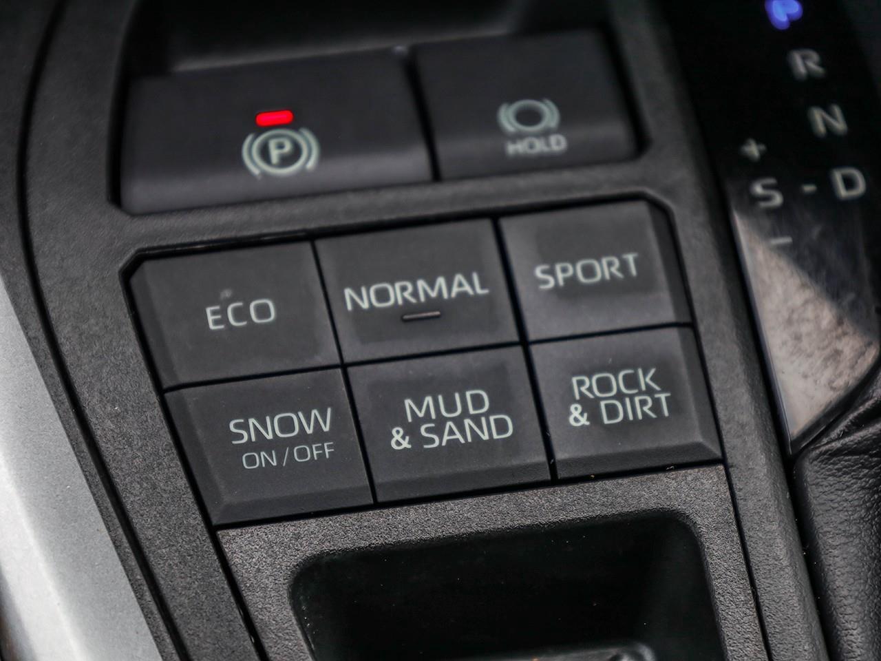 2020 Toyota RAV4 LE NO ACCIDENTS-HEATED CLOTH SEATS-LANE KEEP ASSIST-BACK UP CAMERA- Photo