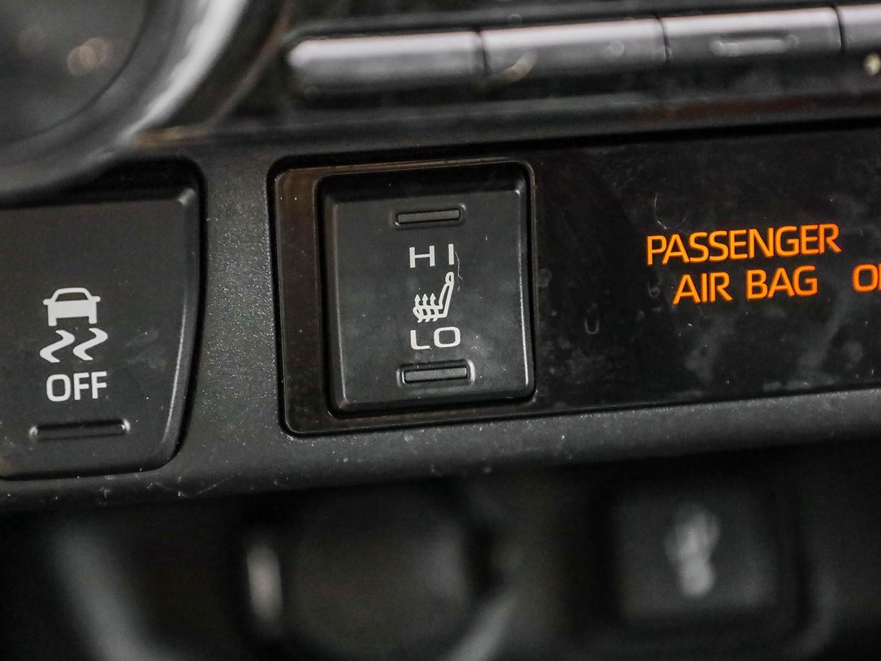 2020 Toyota RAV4 LE NO ACCIDENTS-HEATED CLOTH SEATS-LANE KEEP ASSIST-BACK UP CAMERA- Photo