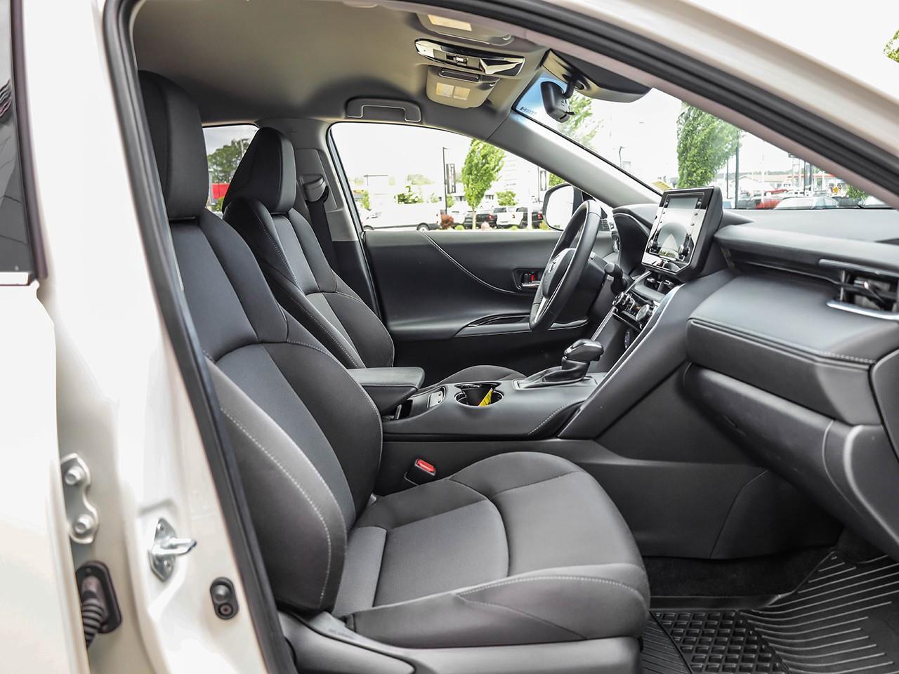 2022 Toyota Venza LE CLOTH HEATED SEATS-NO ACCIDENTS-LANE KEEP ASSIST- Photo