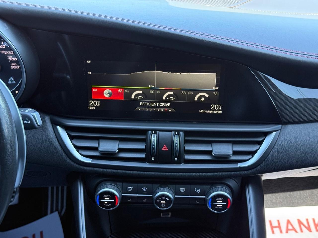 2017 Alfa Romeo Giulia Quadrifoglio Photo