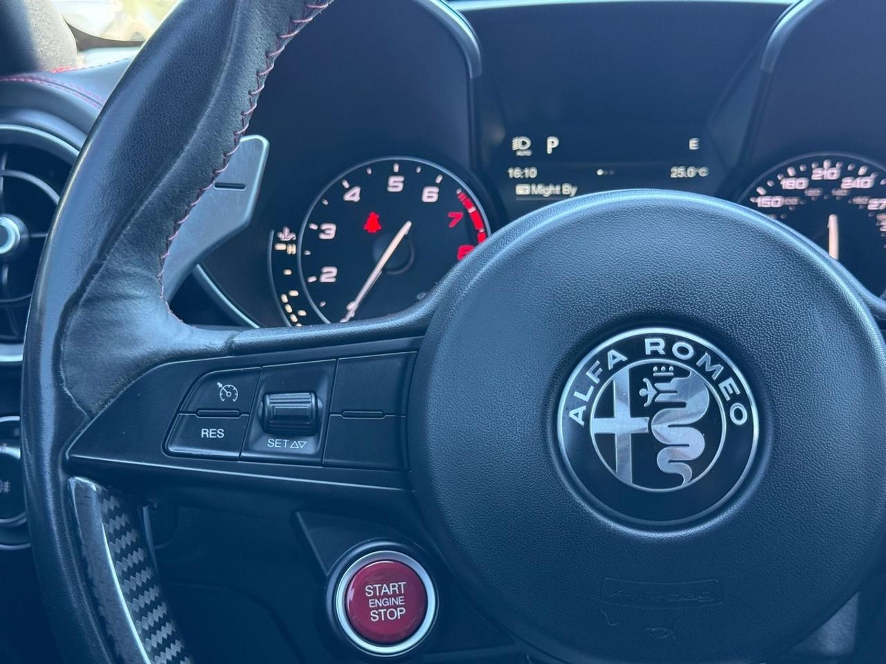 2017 Alfa Romeo Giulia Quadrifoglio Photo