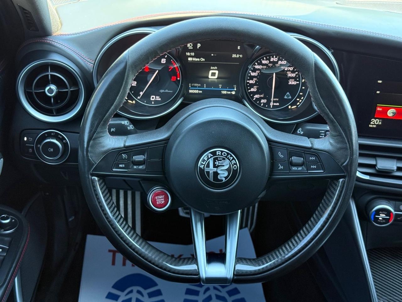2017 Alfa Romeo Giulia Quadrifoglio Photo