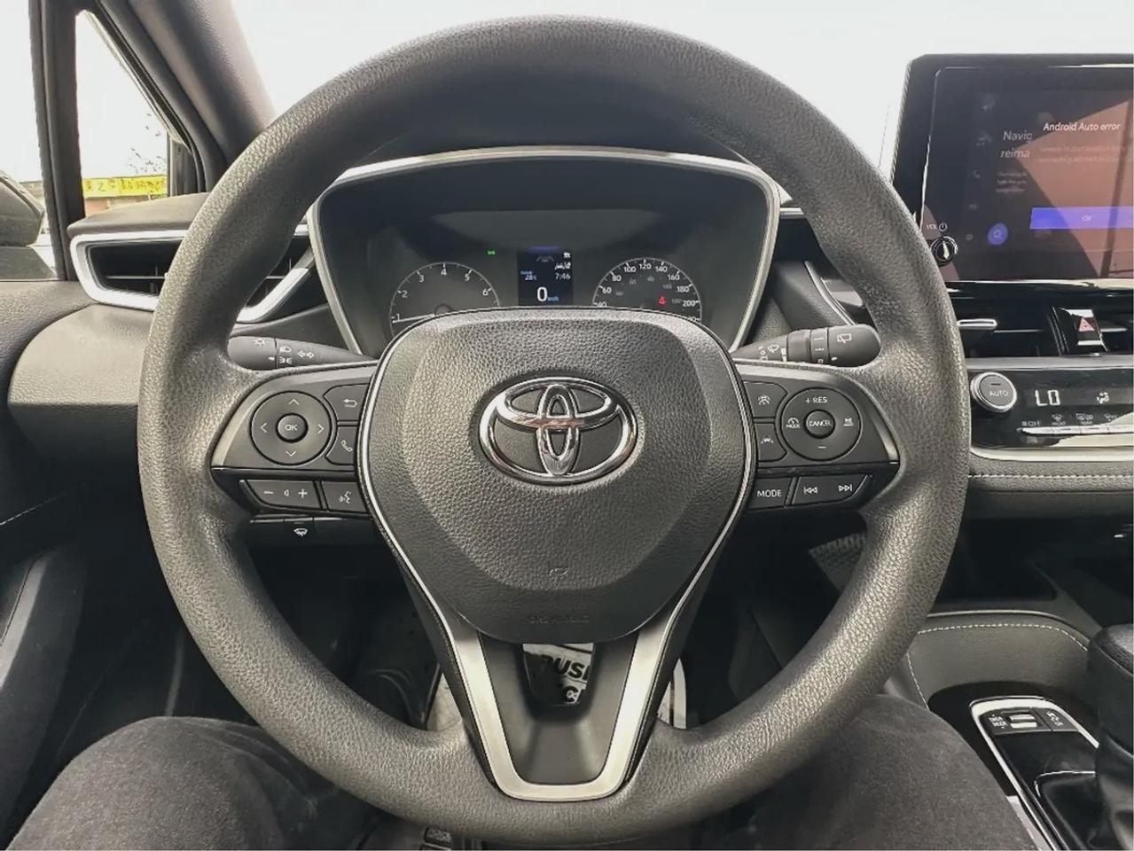 2025 Toyota Corolla Hatchback SE Photo