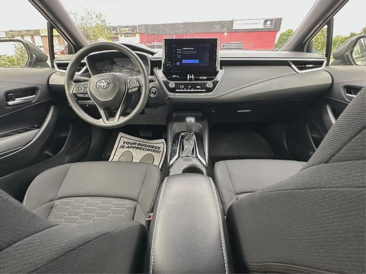 2025 Toyota Corolla Hatchback SE Photo