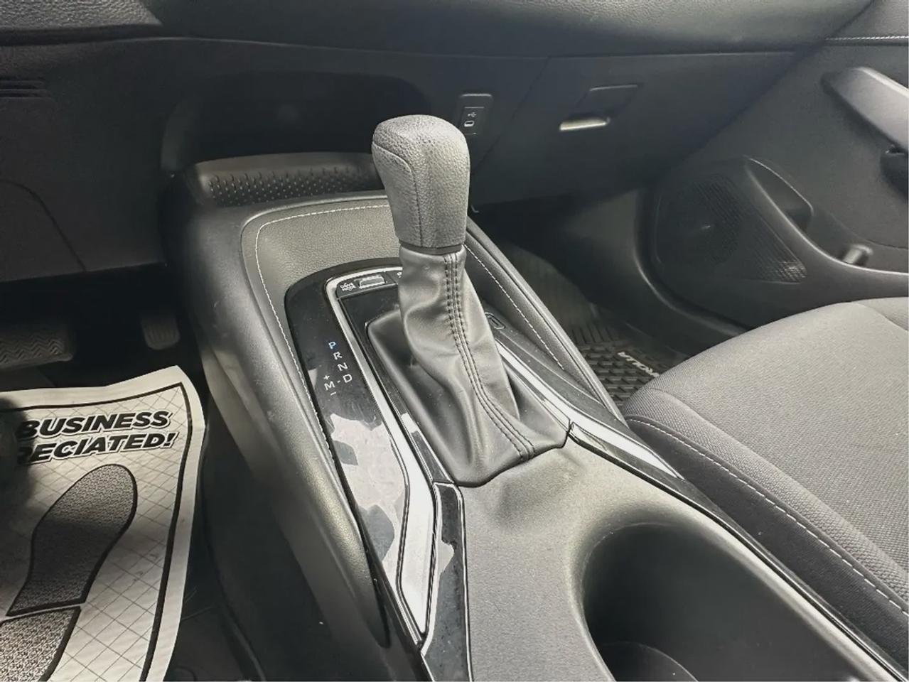 2025 Toyota Corolla Hatchback SE Photo
