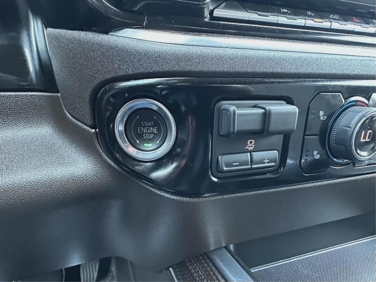 2025 Chevrolet Silverado 1500 RST Photo